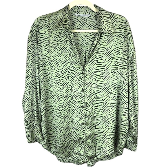 Zara Green and White Zebra Print 3/4 Sleeve Oversized Top Size Medium - Picture 1 of 10